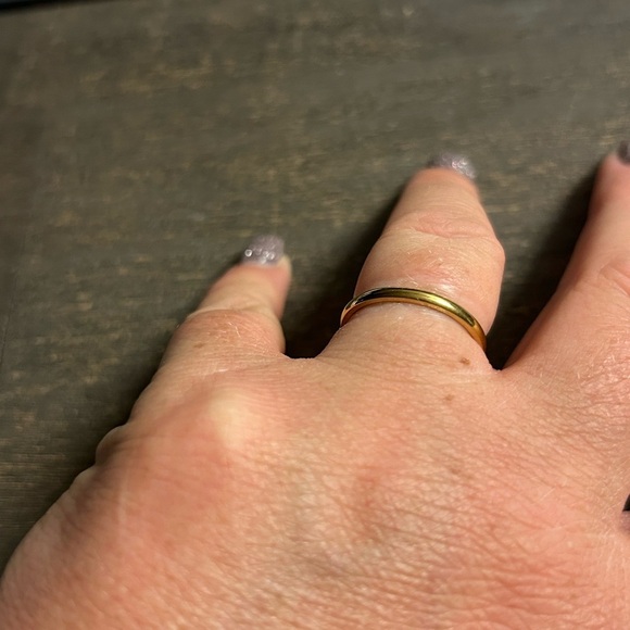 Simple Classic Stainless Gold OR Silver
Band - Picture 6 of 7